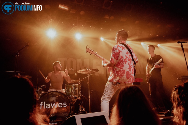 FLAWES op Tom Grennan - 29/03 - Melkweg foto