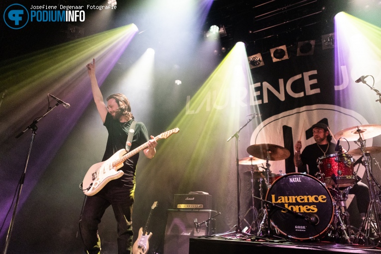 Laurence Jones op Laurence Jones - 06/04 - Patronaat foto