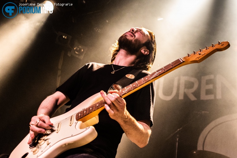 Laurence Jones op Laurence Jones - 06/04 - Patronaat foto