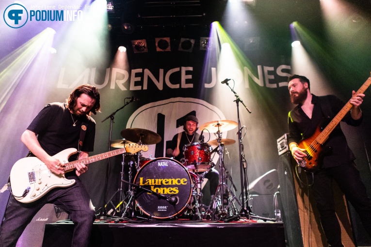 Laurence Jones op Laurence Jones - 06/04 - Patronaat foto