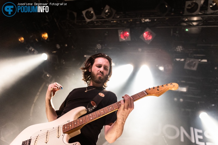 Laurence Jones op Laurence Jones - 06/04 - Patronaat foto