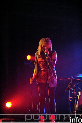 The Ting Tings op The Ting Tings - 9/11 - Melkweg foto