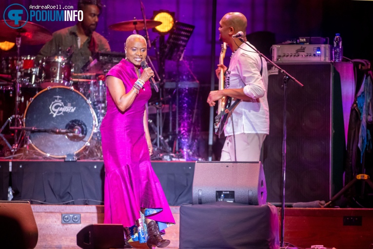 Angelique Kidjo op Angelique Kidjo - 30/04 - Concertgebouw foto