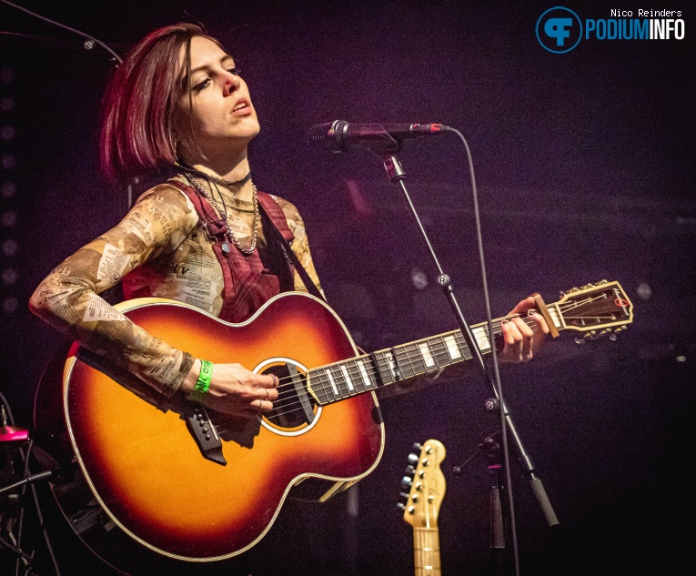 Inge Lamboo op Floor Jansen - 11/04 - Paradiso foto