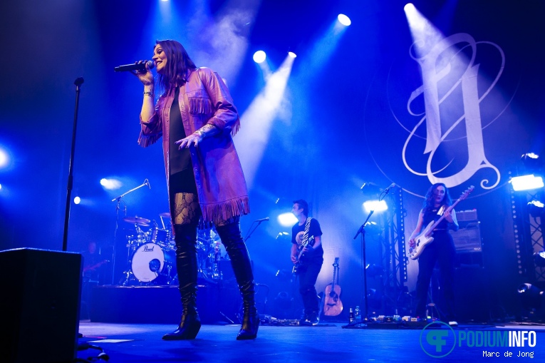 Floor Jansen op Floor Jansen - 12/04 - 013 foto