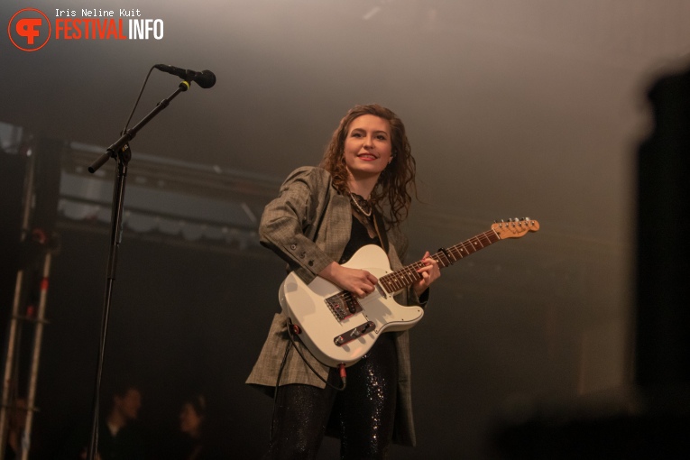 Wies (zangeres, 2008) op Paaspop 2023 - zaterdag foto
