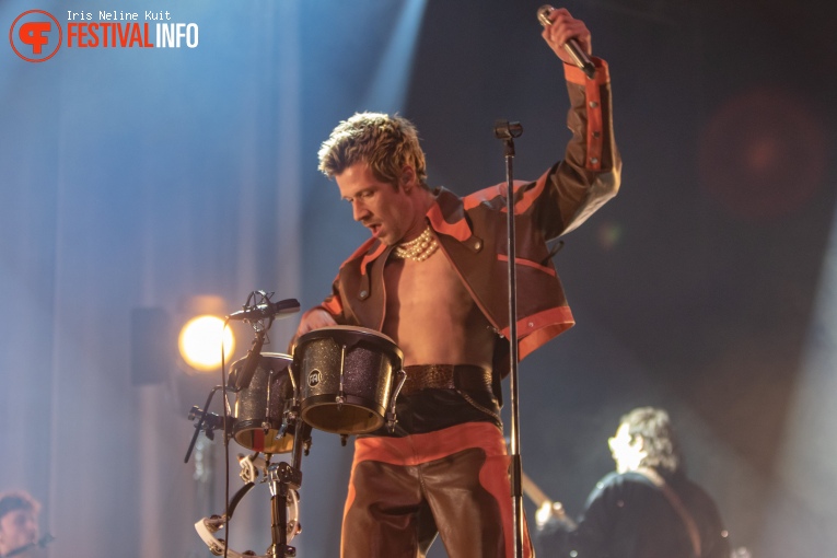 Son Mieux op Paaspop 2023 - zaterdag foto