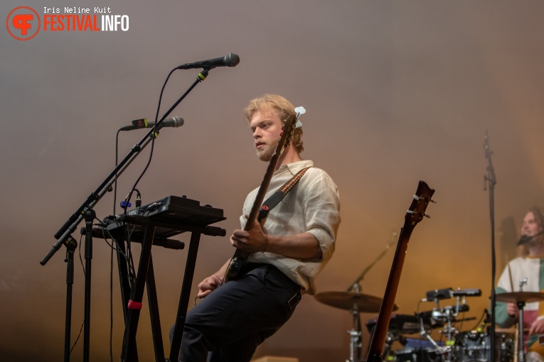 Wies (zangeres, 2008) op Paaspop 2023 - zaterdag foto