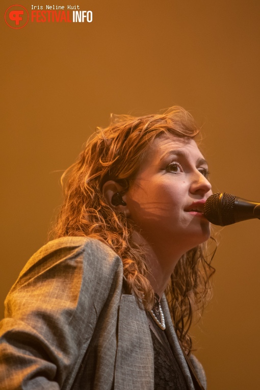 Wies (zangeres, 2008) op Paaspop 2023 - zaterdag foto