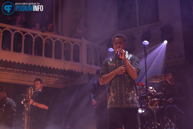 Typhoon op Typhoon - 12/04 - Paradiso foto