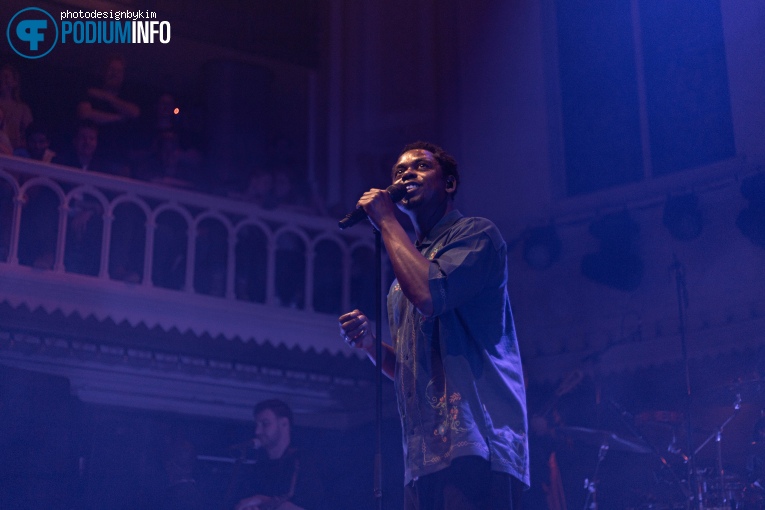 Typhoon op Typhoon - 12/04 - Paradiso foto