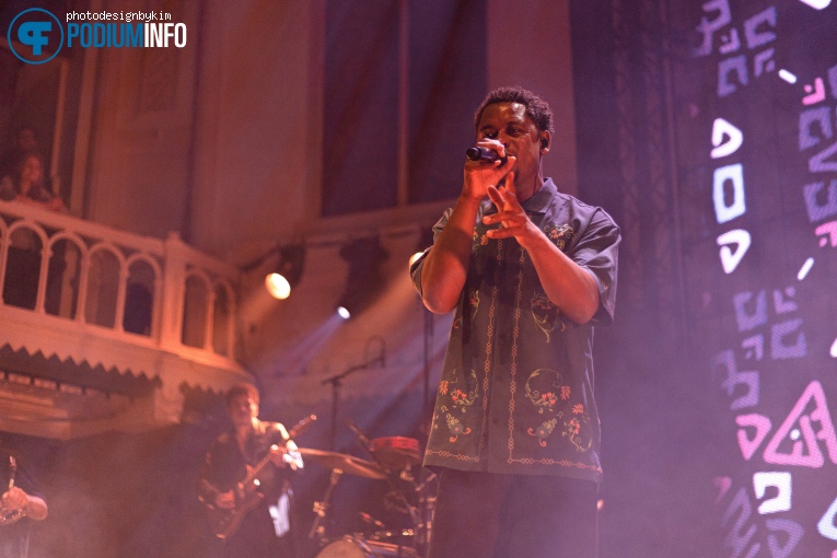 Typhoon op Typhoon - 12/04 - Paradiso foto