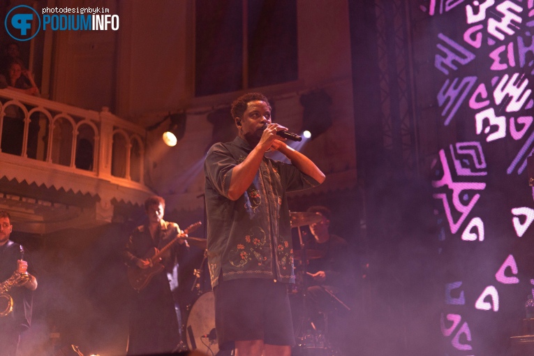Typhoon op Typhoon - 12/04 - Paradiso foto