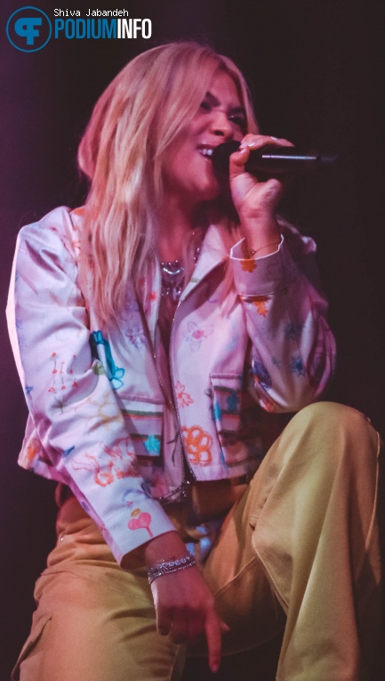 Hayley Kiyoko op Hayley Kiyoko - 13/04 - Melkweg foto