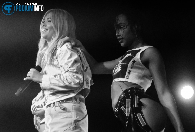 Hayley Kiyoko op Hayley Kiyoko - 13/04 - Melkweg foto