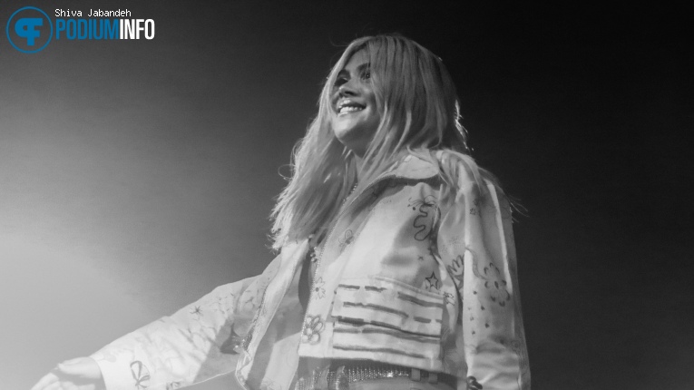Hayley Kiyoko op Hayley Kiyoko - 13/04 - Melkweg foto