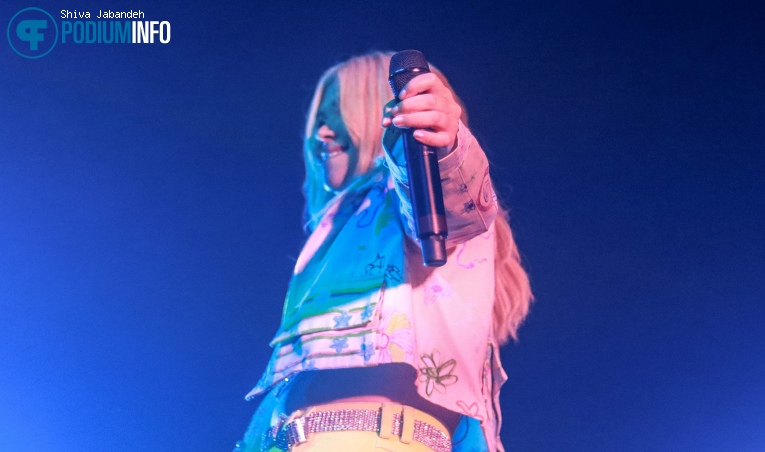 Hayley Kiyoko op Hayley Kiyoko - 13/04 - Melkweg foto