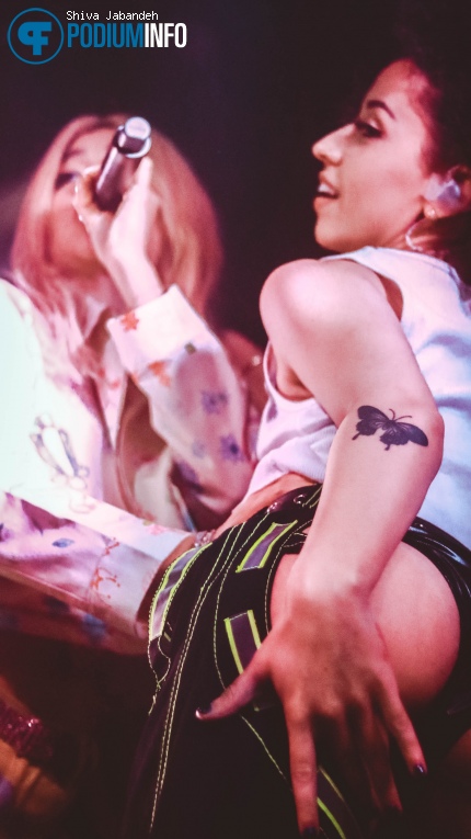 Hayley Kiyoko op Hayley Kiyoko - 13/04 - Melkweg foto