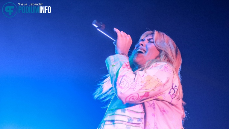 Hayley Kiyoko op Hayley Kiyoko - 13/04 - Melkweg foto
