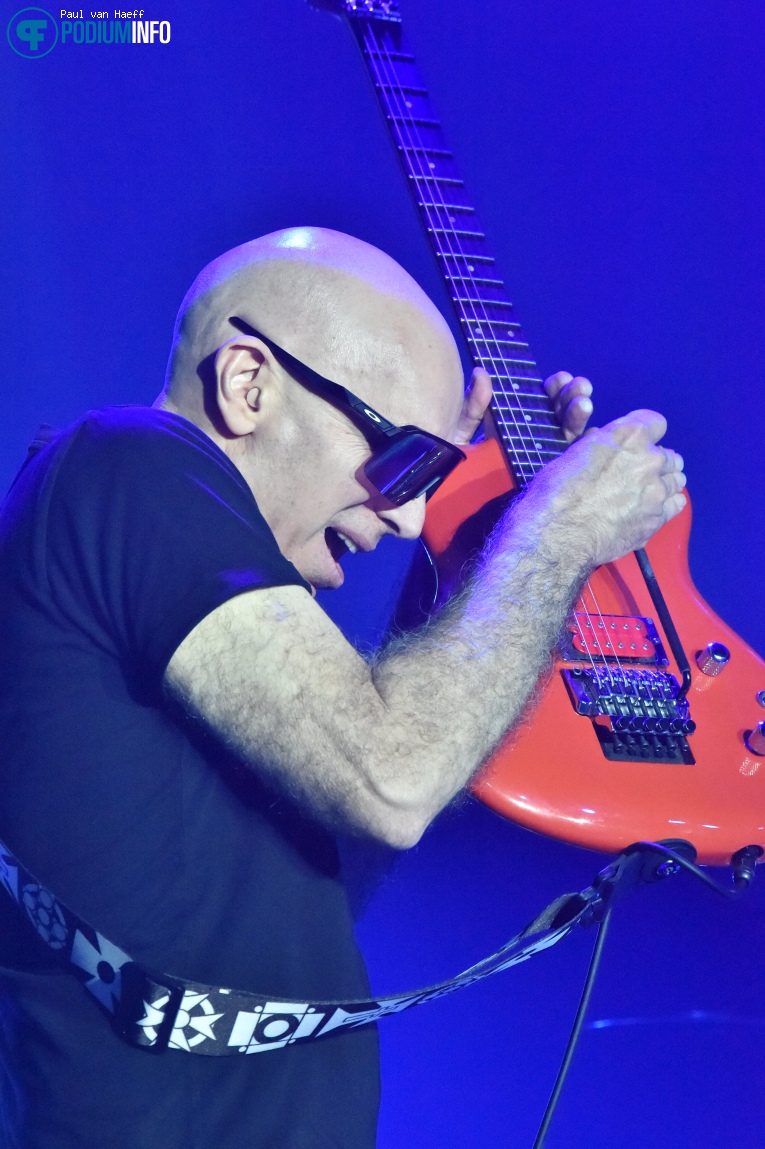 Joe Satriani op Joe Satriani - 14/04 - Melkweg foto