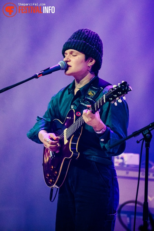 Big Thief op Motel Mozaïque 2023 foto