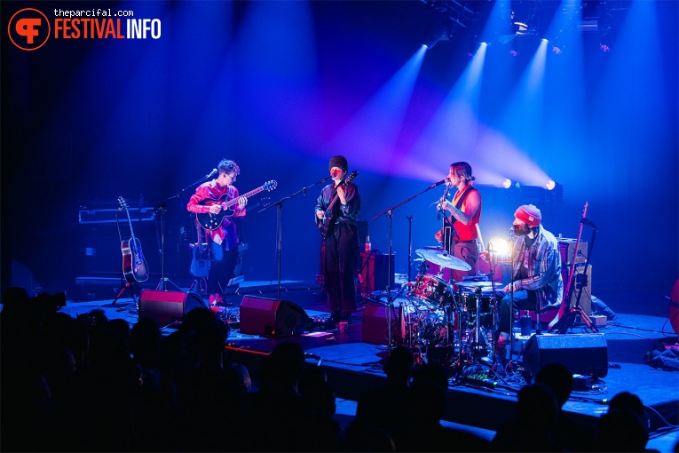 Big Thief op Motel Mozaïque 2023 foto