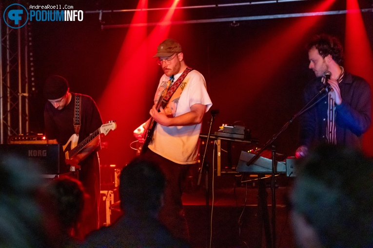 Cymbaline op Wavefest X: Whispering Sons + Winter Severity Index + Shad Shadows + G - 15/04 - Baroeg foto