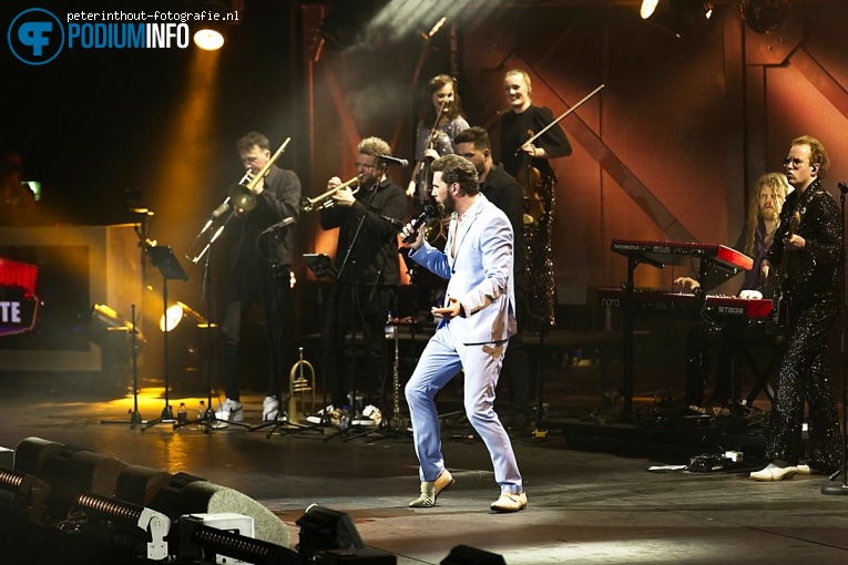 Bouke & the Elvis Matters Band op The Tribute - Live in Concert - 21/04 - Ziggo Dome foto