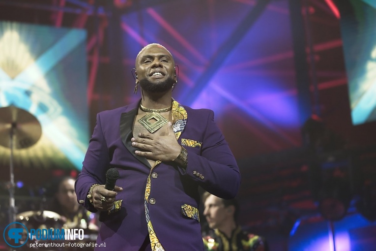 Earth Wind & Fire Experience feat. Al Mc Kay op The Tribute - Live in Concert - 21/04 - Ziggo Dome foto