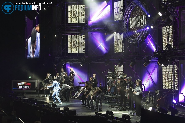 Bouke & the Elvis Matters Band op The Tribute - Live in Concert - 21/04 - Ziggo Dome foto