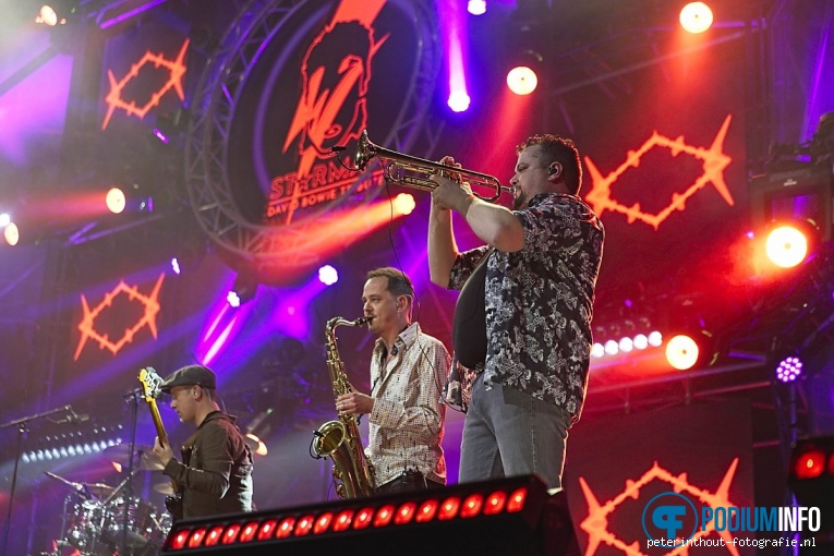 Earth Wind & Fire Experience feat. Al Mc Kay op The Tribute - Live in Concert - 21/04 - Ziggo Dome foto