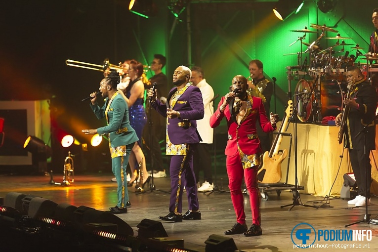 Earth Wind & Fire Experience feat. Al Mc Kay op The Tribute - Live in Concert - 21/04 - Ziggo Dome foto