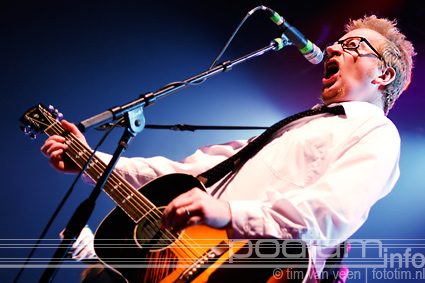 Flogging Molly op The Eastpak Antidote Tour 2008 - 11/11 - 013 foto