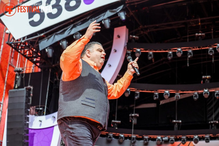 Django Wagner op 538 Koningsdag 2023 foto