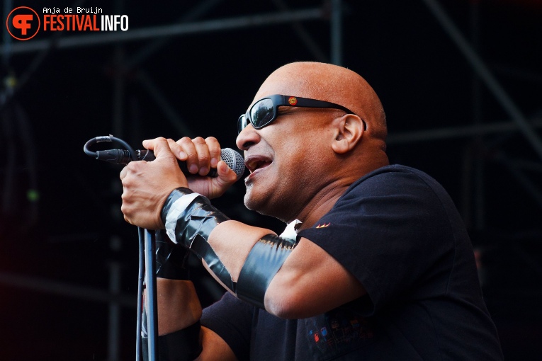 Rudeboy Plays Urban Dance Squad op Bevrijdingsfestival Zuid-Holland 2023 foto
