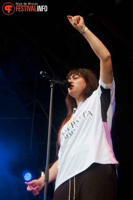 Bente op Bevrijdingsfestival Zuid-Holland 2023 foto