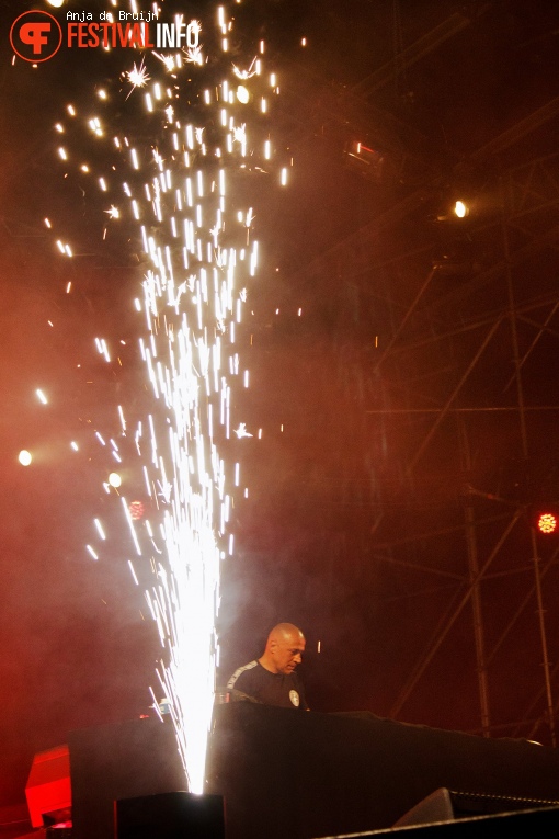 DJ Paul Elstak op Bevrijdingsfestival Zuid-Holland 2023 foto