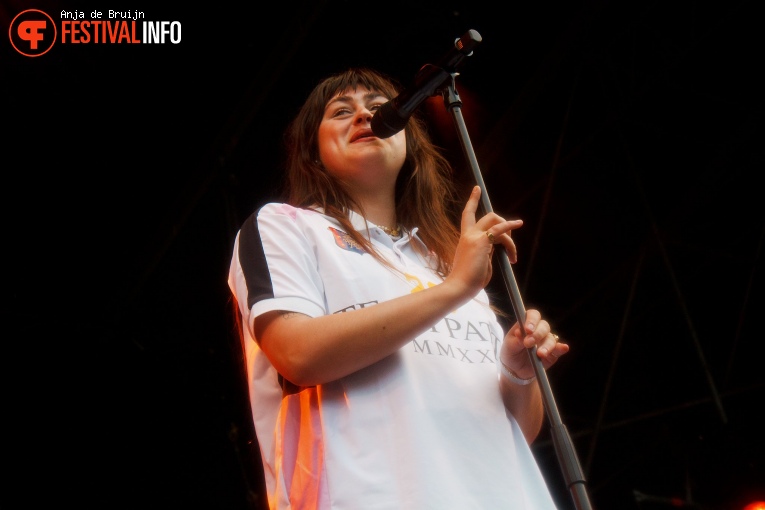 Bente op Bevrijdingsfestival Zuid-Holland 2023 foto