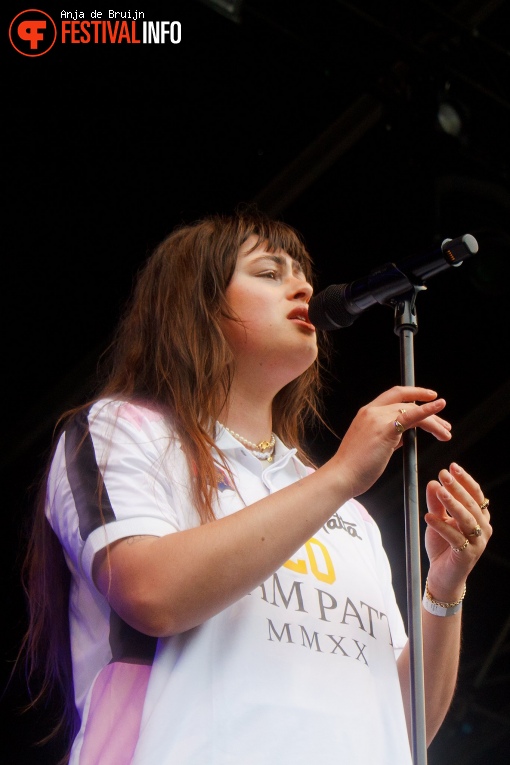 Bente op Bevrijdingsfestival Zuid-Holland 2023 foto