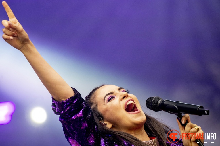 Karsu op Bevrijdingspop Haarlem 2023 foto