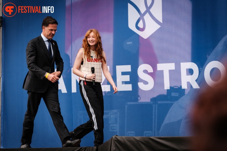 Froukje op Bevrijdingsfestival Overijssel 2023 foto