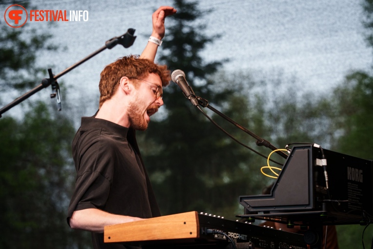 Oh Whale op Bevrijdingsfestival Overijssel 2023 foto