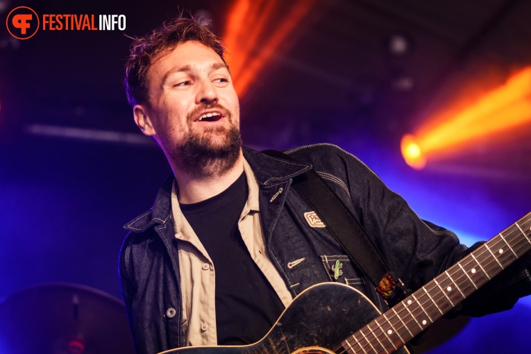 Tim Knol & The Wandering Hearts op Bevrijdingsfestival Overijssel 2023 foto