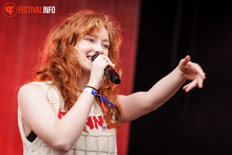 Froukje op Bevrijdingsfestival Overijssel 2023 foto