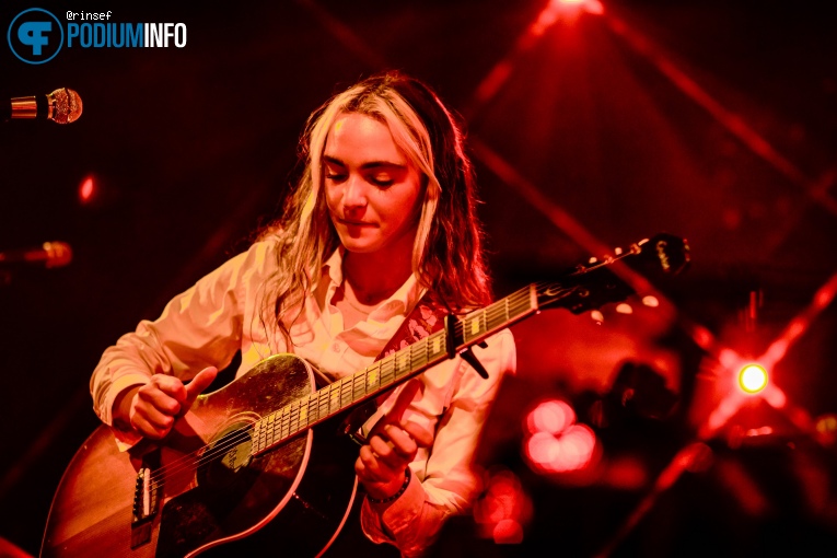 néomí op NÉOMI - 07/05 - Paradiso foto