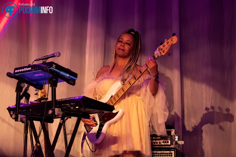 Ari Lennox op Ari Lennox - Age/sex/location Tour - 18/05 - Melkweg foto