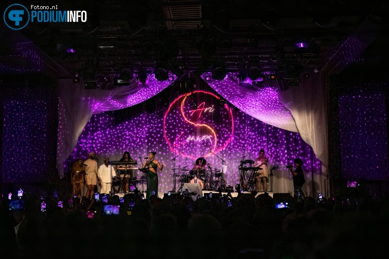 Ari Lennox op Ari Lennox - Age/sex/location Tour - 18/05 - Melkweg foto