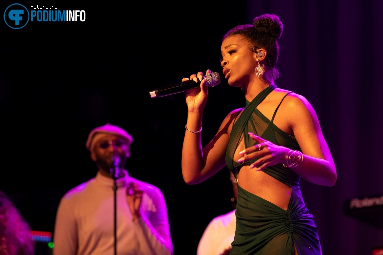 Ari Lennox op Ari Lennox - Age/sex/location Tour - 18/05 - Melkweg foto