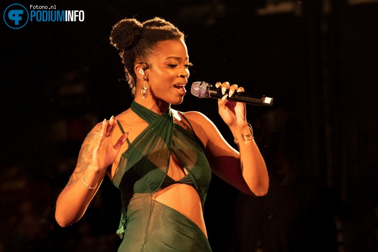 Ari Lennox op Ari Lennox - Age/sex/location Tour - 18/05 - Melkweg foto