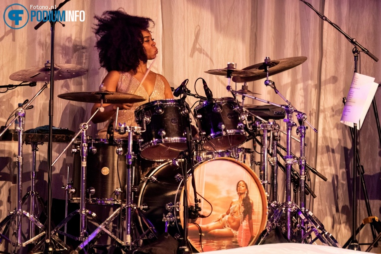 Ari Lennox op Ari Lennox - Age/sex/location Tour - 18/05 - Melkweg foto